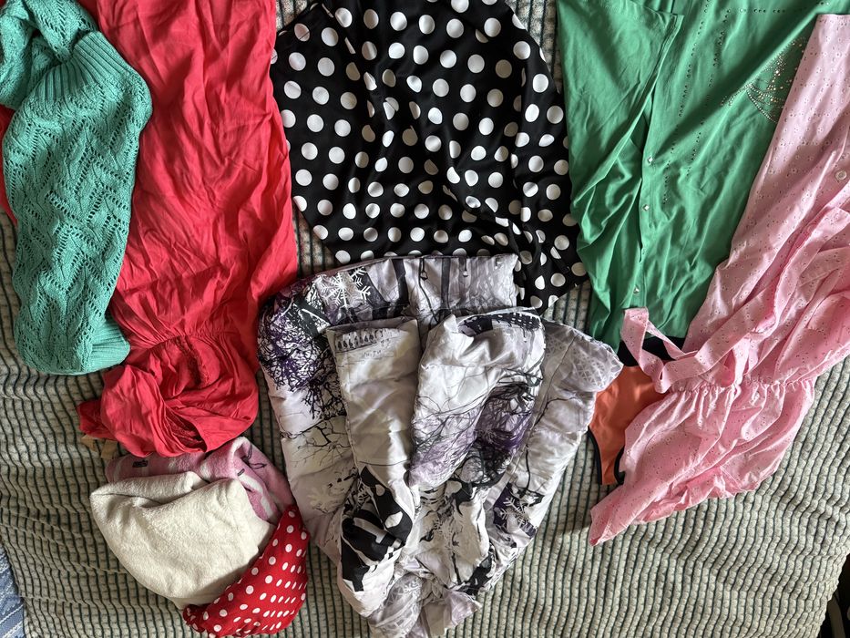 Отдам бесплатно вещи на девушку