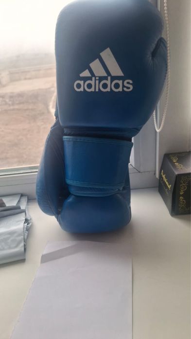 Продам перчатки для бокса