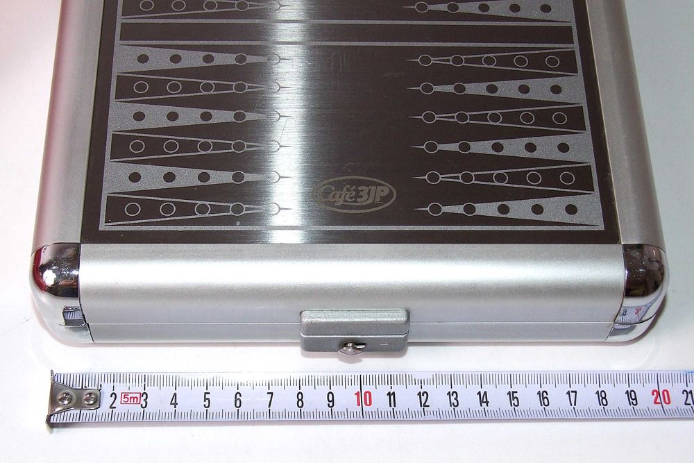 Table, Sah, Dame (3 in 1), piese magnetice BROOKSTONE, ideal calatorii