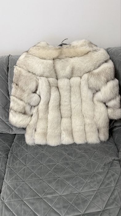 Haina din blana naturala vulpe