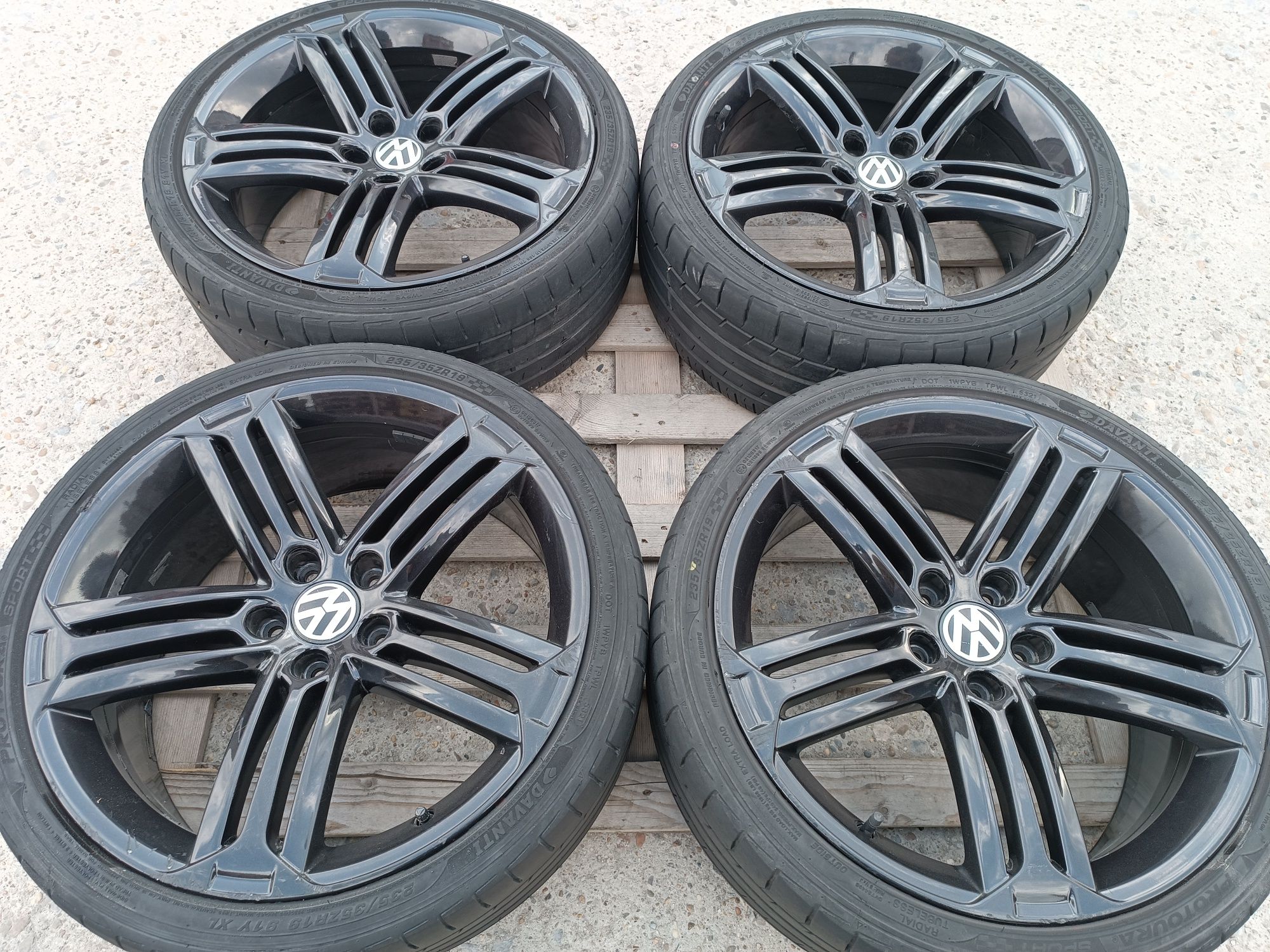 Лети джанти 19ки 5х112 VW + летни гуми 235/35/19