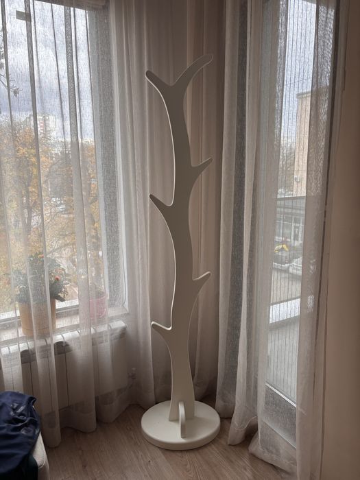 Стилна закачалка за дрехи