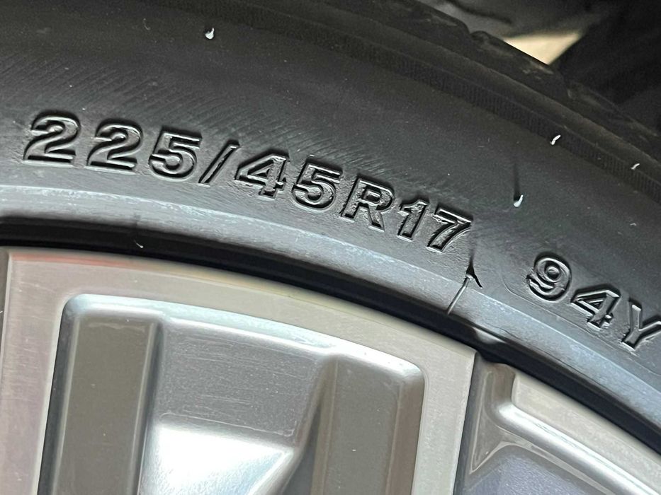 Jante originale BMW M cu anvelope de vara Bridgestone 225/45 R17