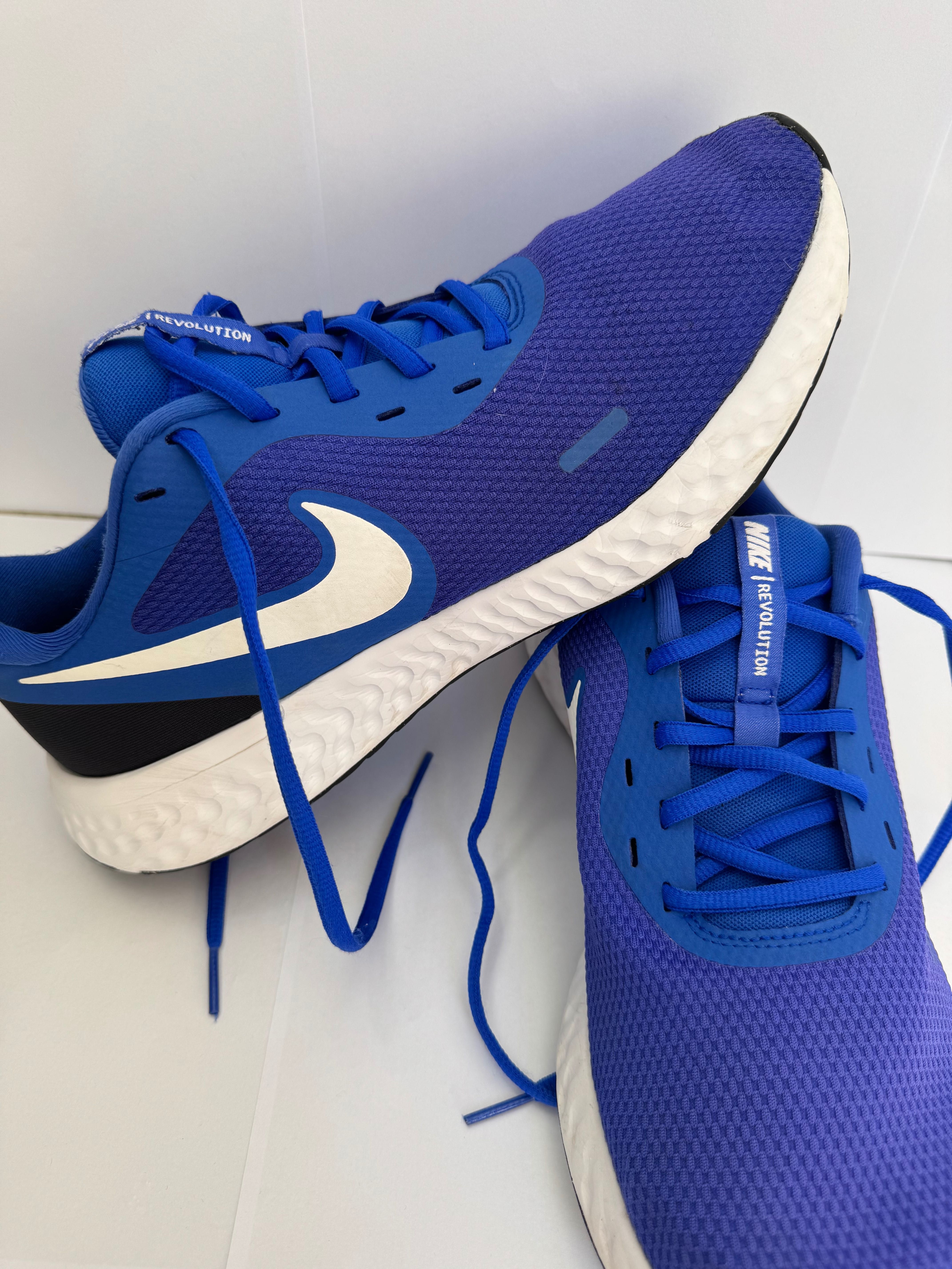 Nike Revolution – номер 44.5