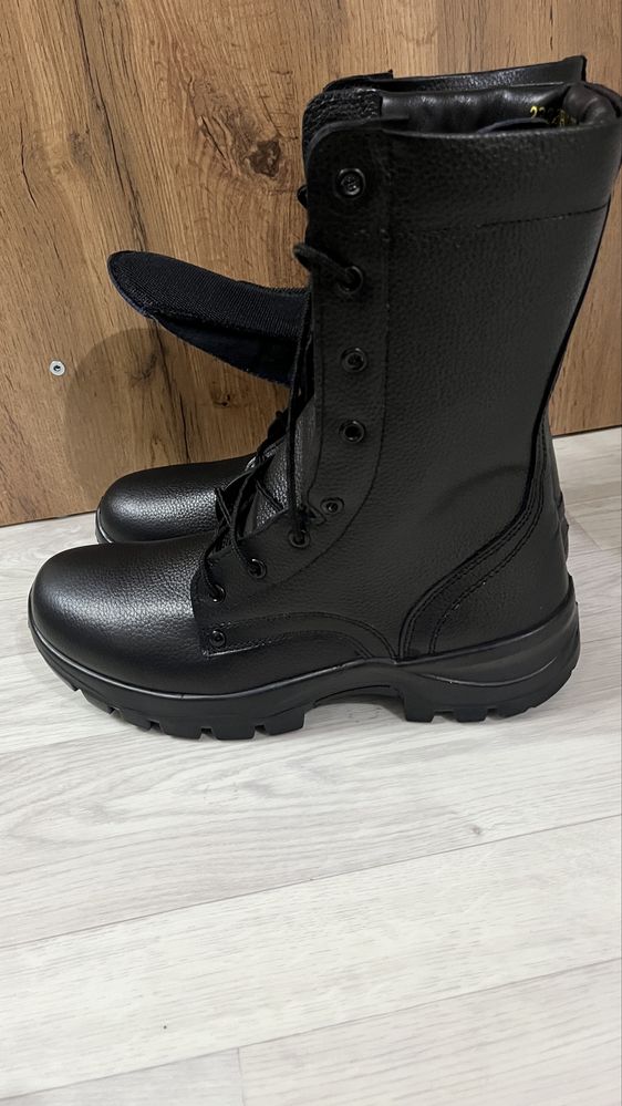 Продам берцы 40р/41р