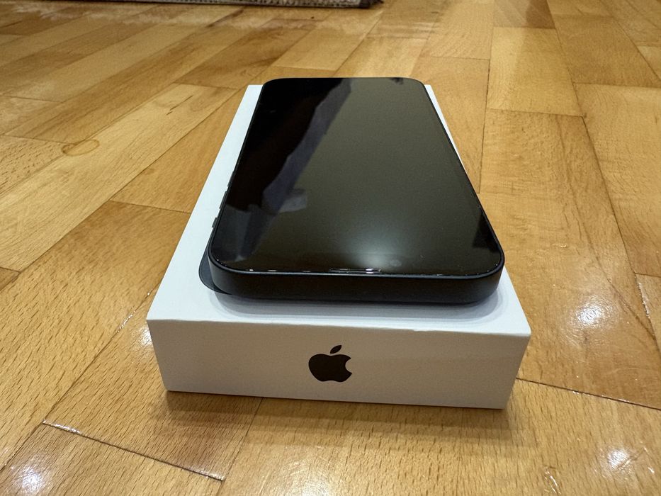 Продавам iPhone 13 Midnight 128 GB