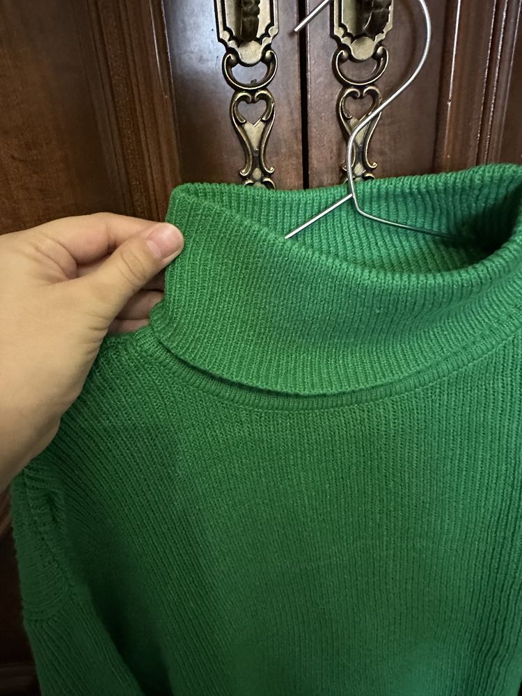 Трендовый зелённый джемпер от H&M