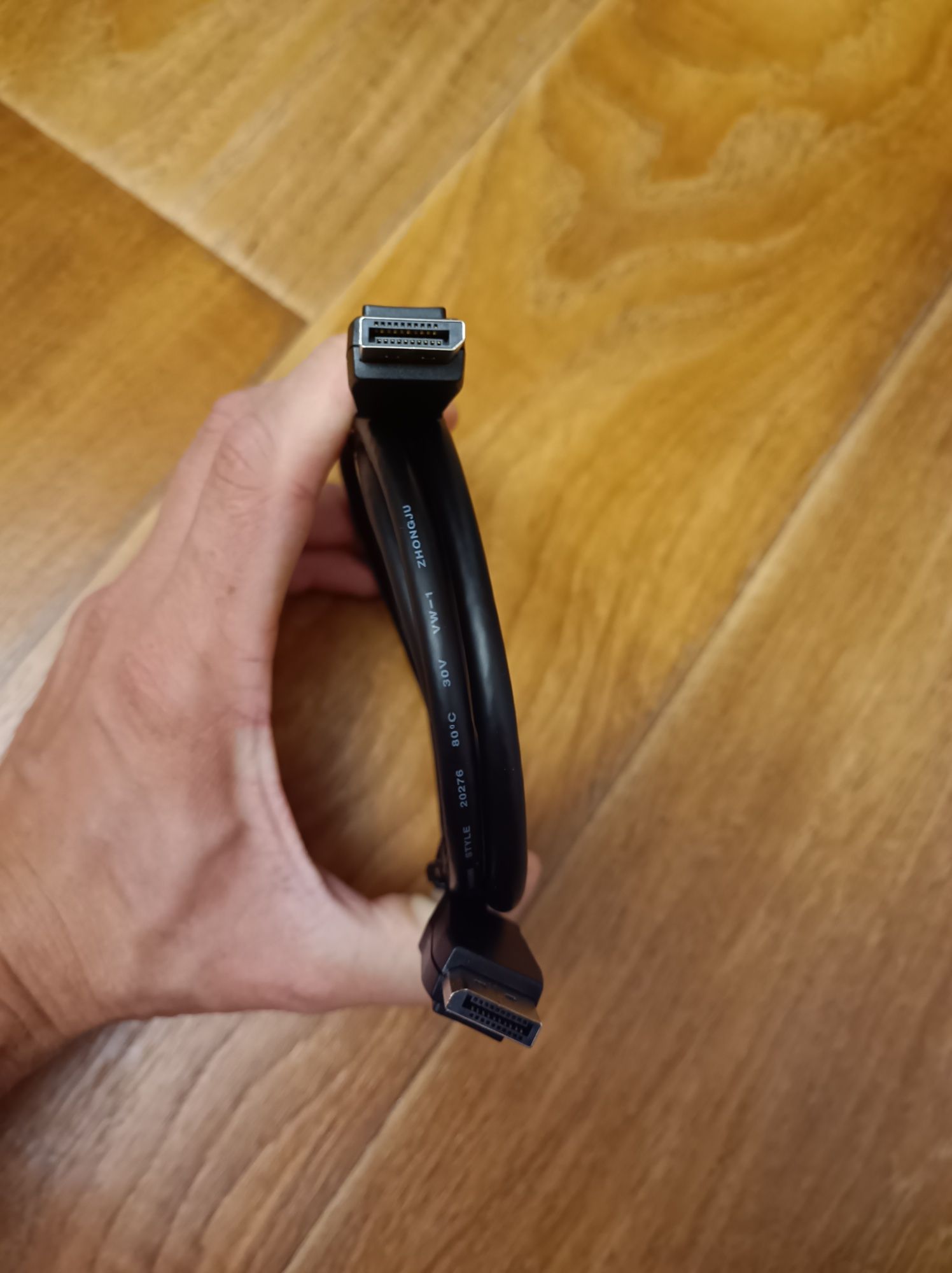 Кабель DisplayPort-DisplayPort