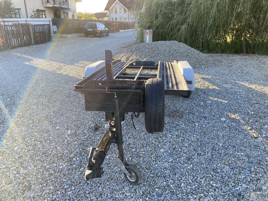 Autoplatforma de vinzare