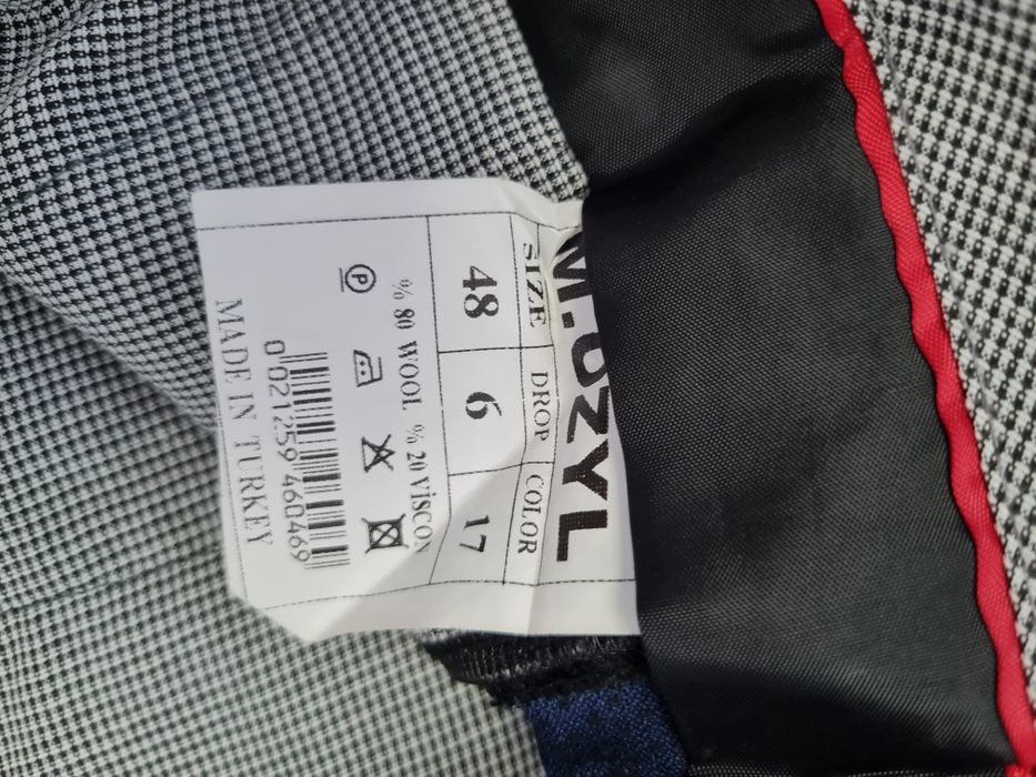 Costum elegant barbati