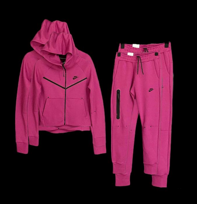 Nike Tech Fleece de la 10-18 ani