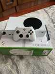 Vand xbox series s ,512 gb cu un controller