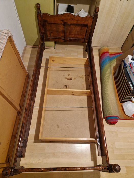 Дървено единично легло