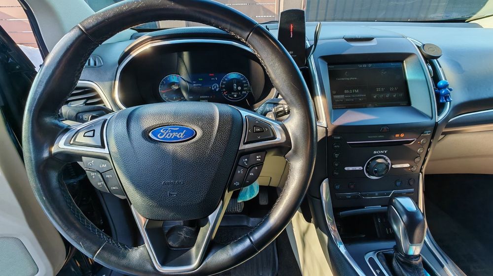Vând Ford Edge 2.0 TDCi(210CP)AWD