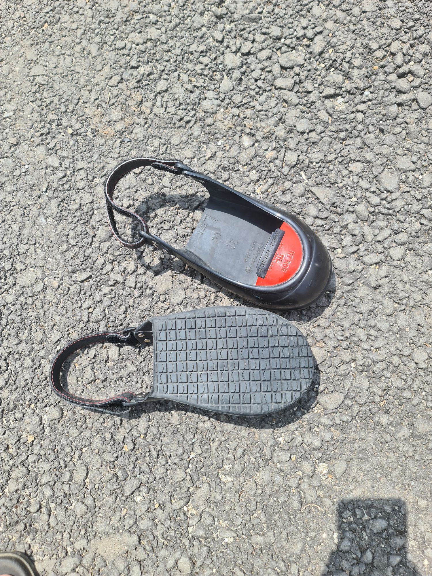 (Bocanci) Bombeu vizitatori Tiger Grip  vand/schimb