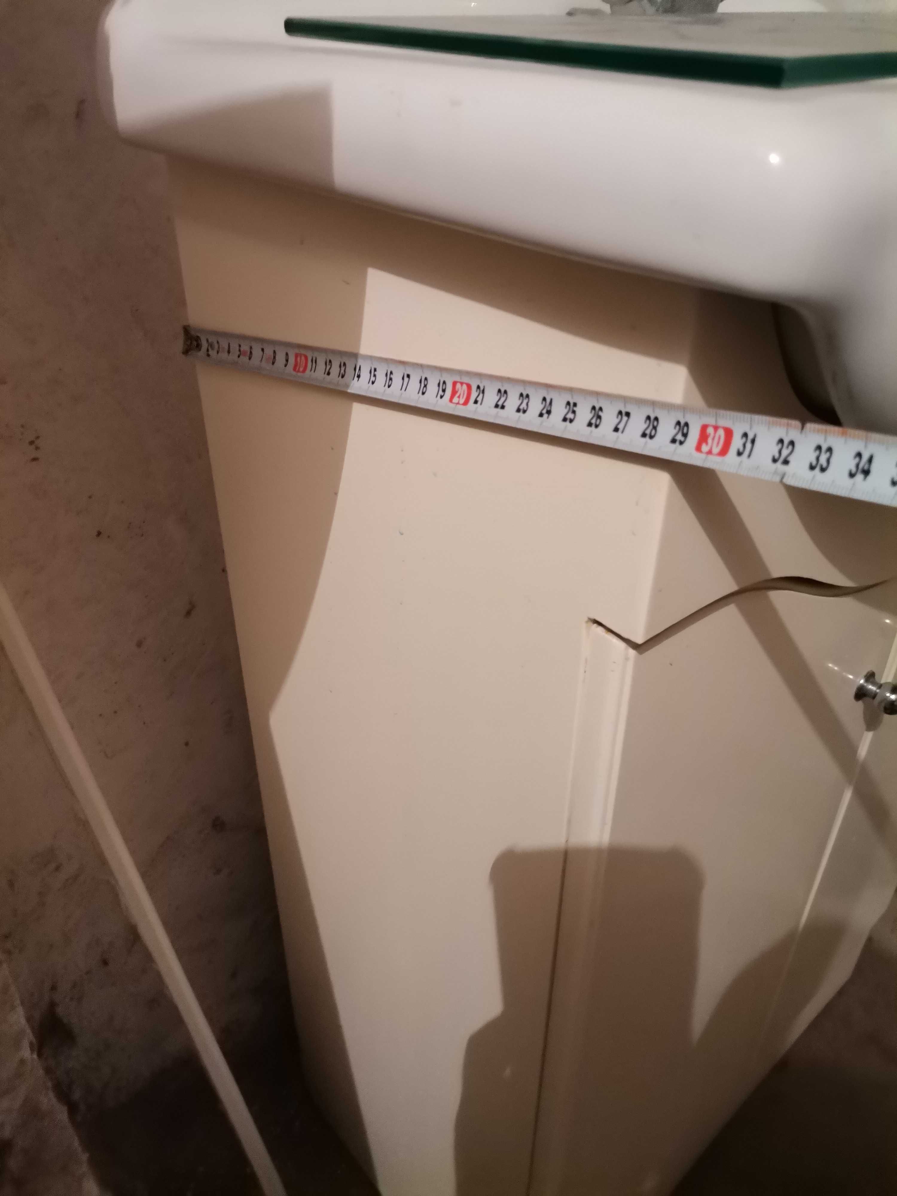 Шкаф за баня 82*55*30 (41 широката част на умивалник) с мивка-смесител