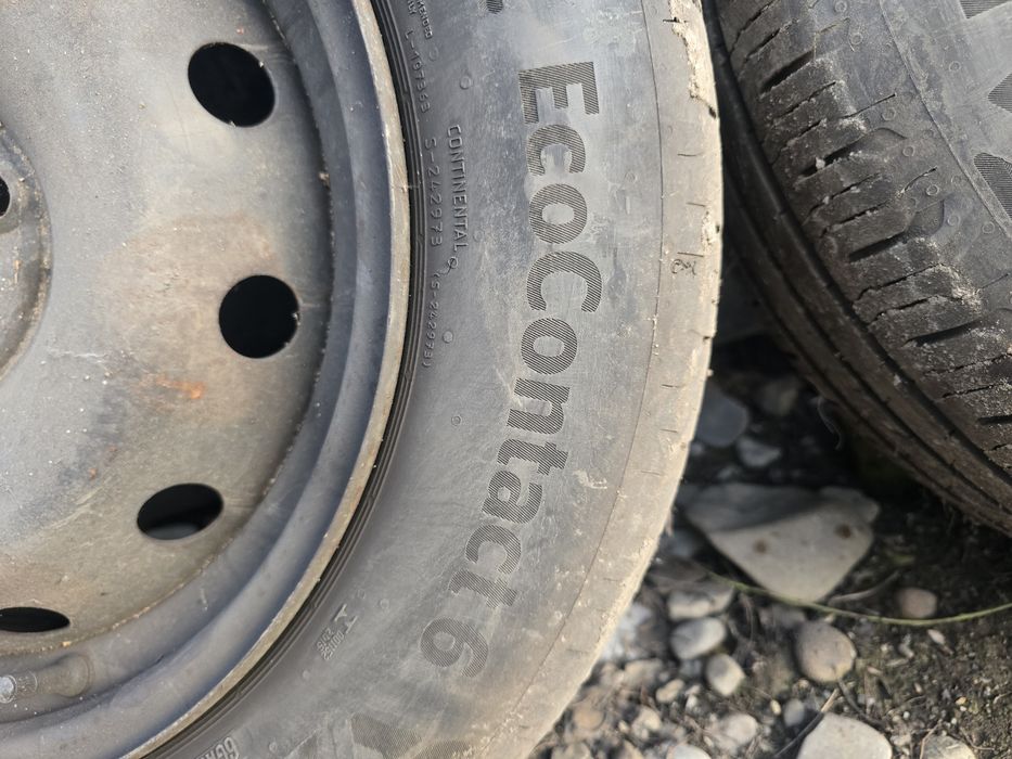 Vând jante plus cauciucuri  de vara Dacia 185/65/R15