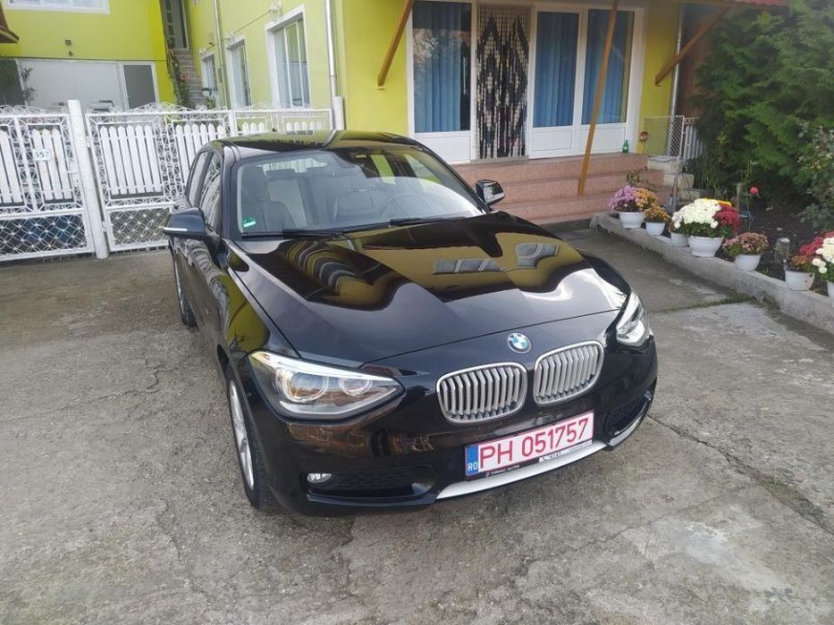 BMW 116i, fabricație 2012 
- keyless go
- dublu climatronic
- star&