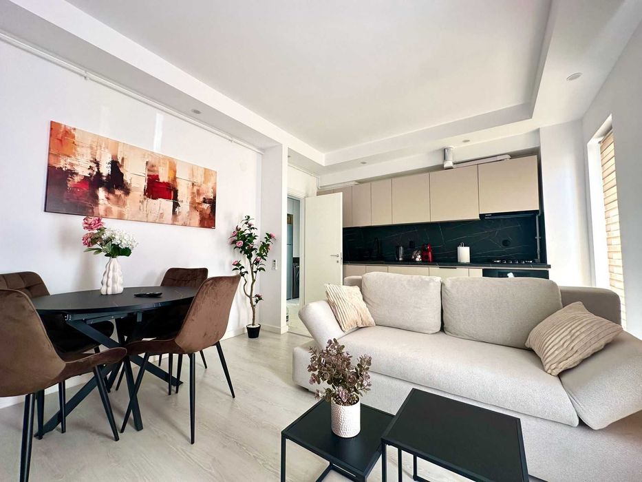 Regim hotelier 3 camere gradina Cosmopolis