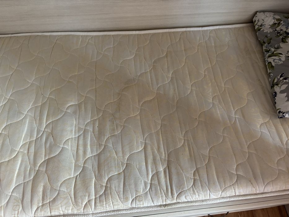 кровать двухярусную