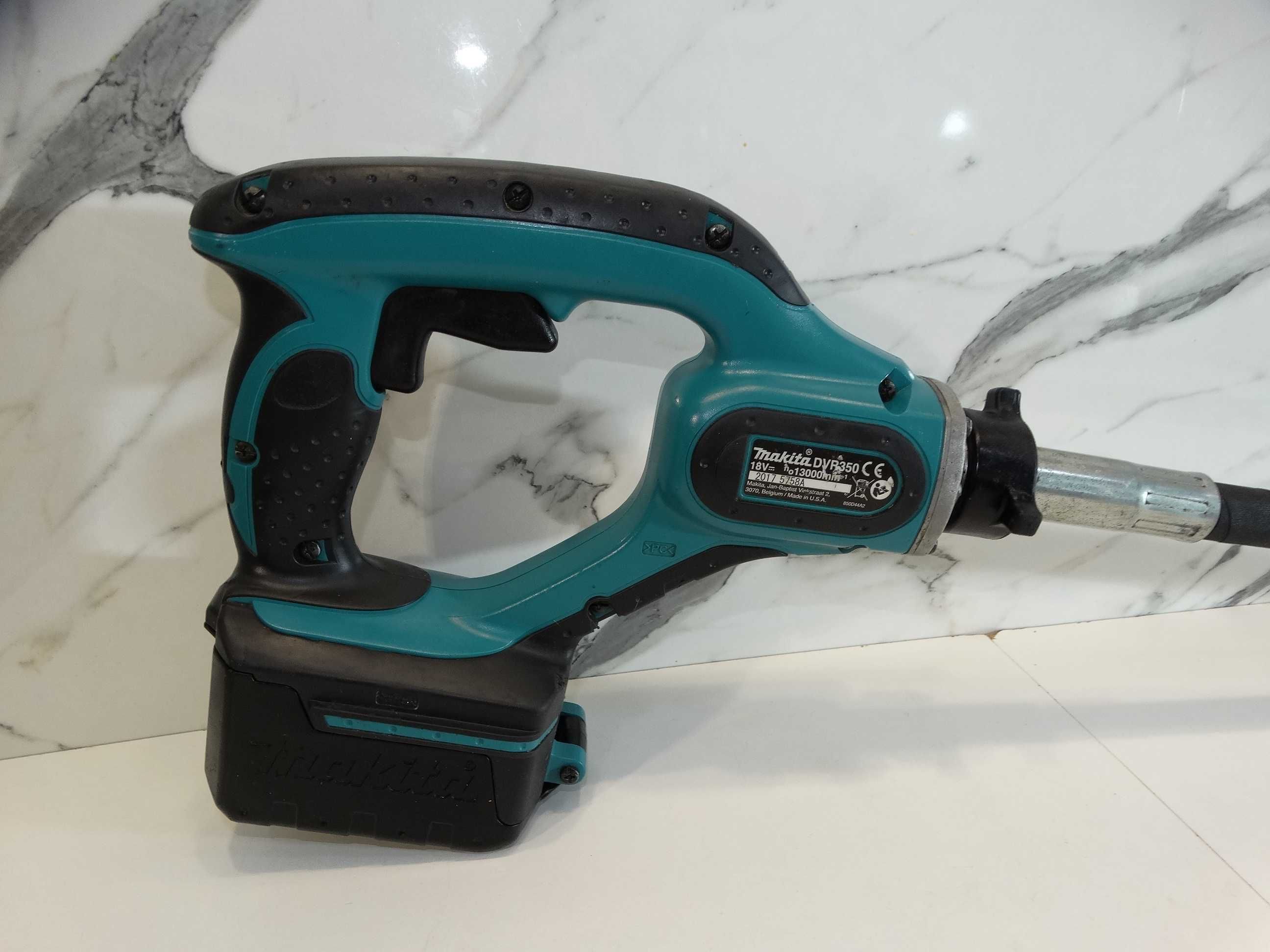Makita DVR 350 - Вибратор за бетон