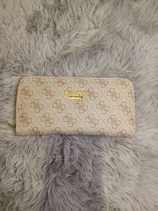 Portofel de damă Guess