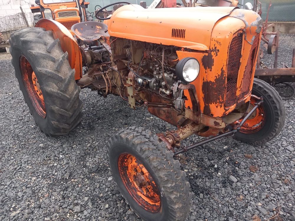 Tractor Fiat 411 45cp 4 cilindri recent adus