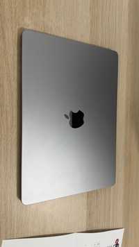 MacBook Air M2 13 inch, impecabil, garantie pana în iulie 2026