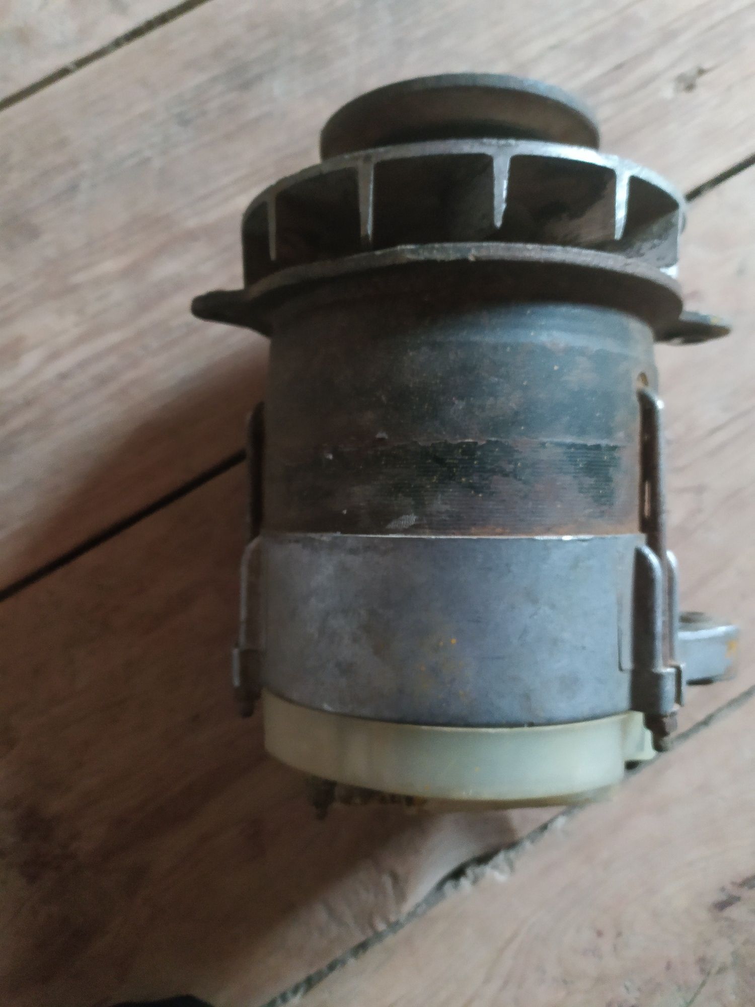 Generator 28 wolt