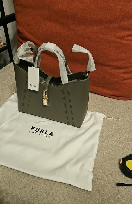 Geantă Furla 



Furla
Goccia S Tote Shoulder Bag Sage