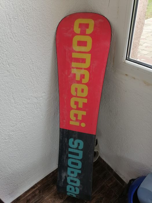 Vând set snowboard