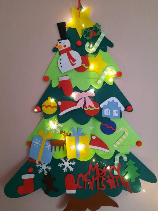 Елха от филц с лампички