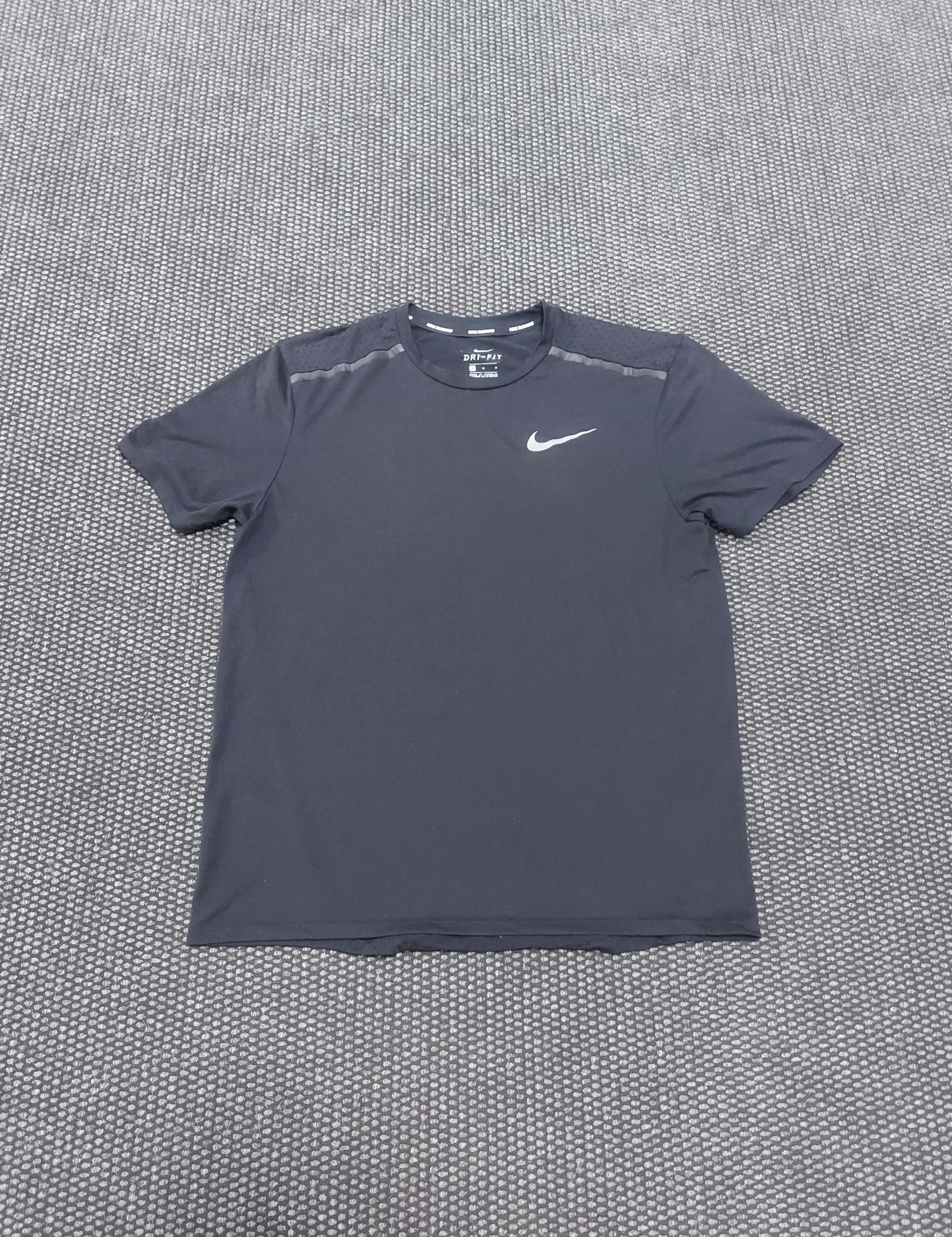 Nike тениска M размер