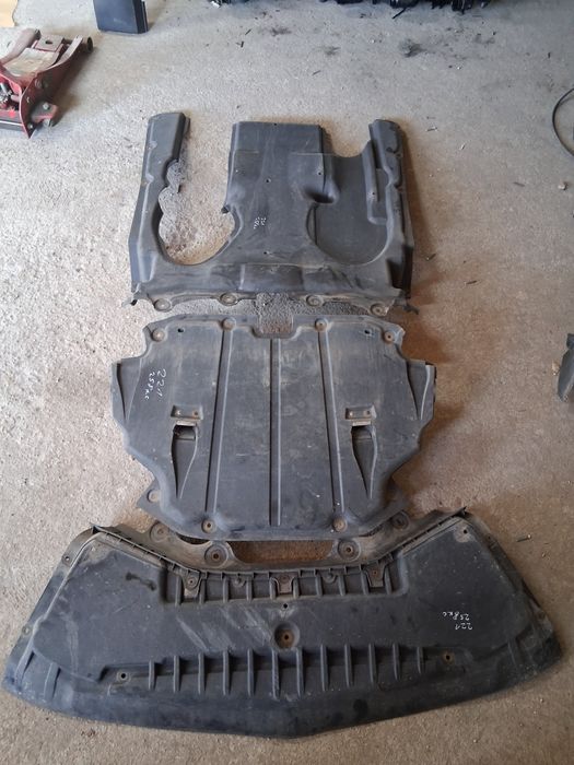 Кори мерцедес S класа w221 кори под двигател мерцедес s class w221