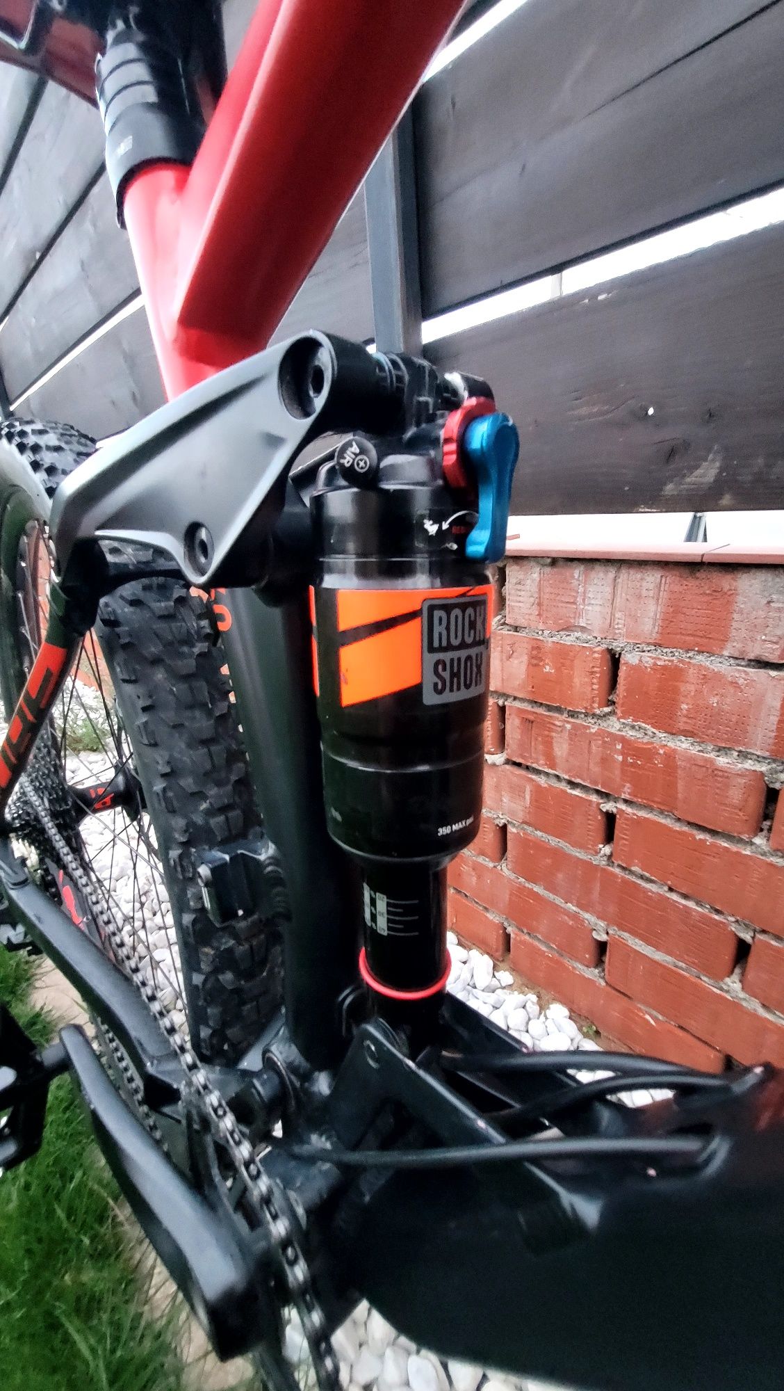 Vând bicicleta full suspension cube stereo race 160 hpa