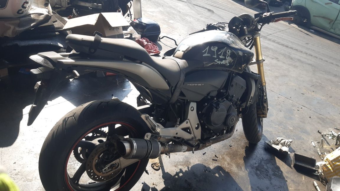 Мотоциклет Хонда (Honda Hornet-ABS)-на части