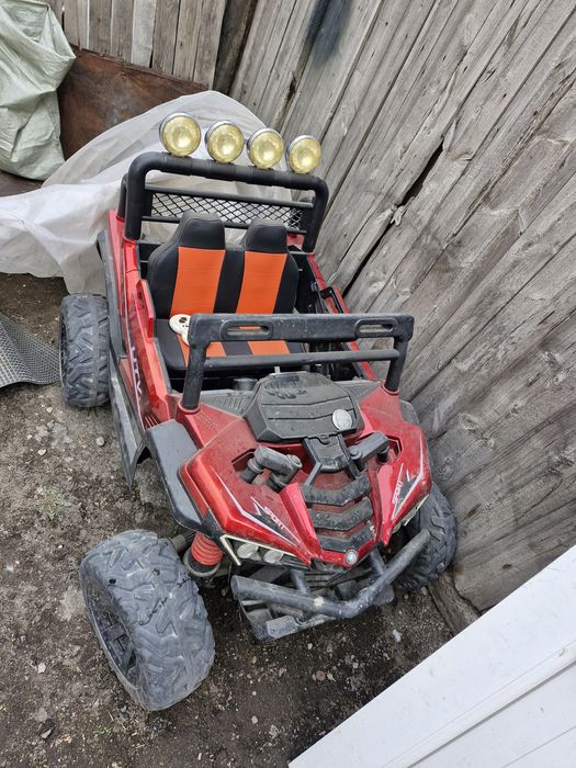 Детская машинка на пульту