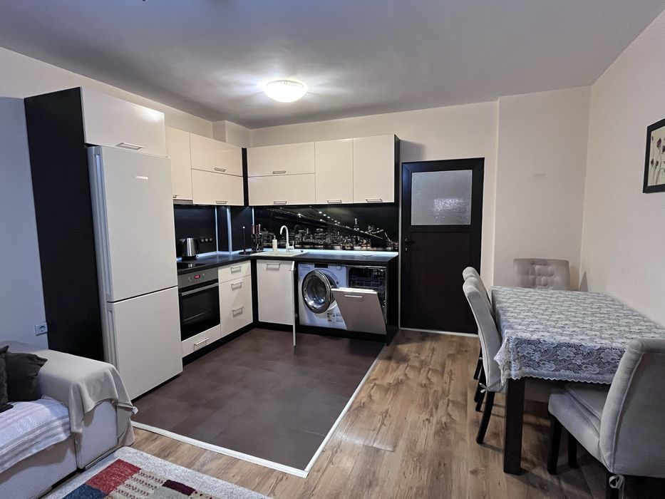 Двустаен просторен апартамент