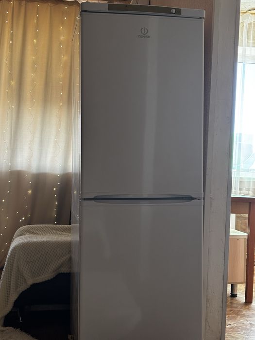 Отдам даром не рабочий холодильник