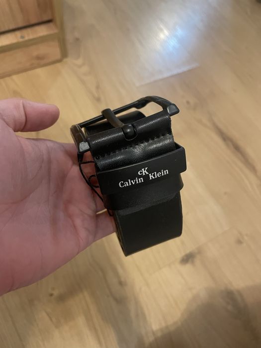 Vând curea Calvin Klein