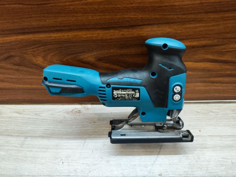 Corp pendular Makita DJV181