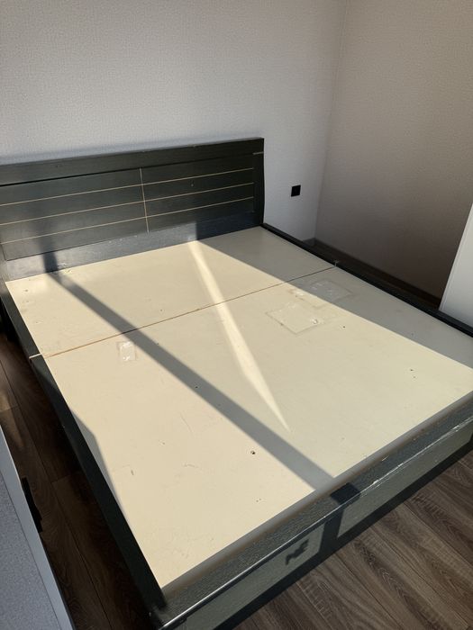 Кровать БЕЗ матраса!!