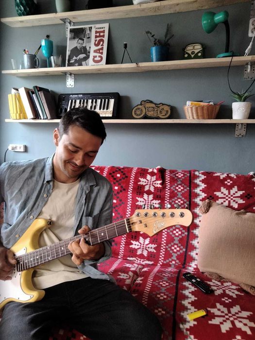 Lecții de chitara acustica si electrica 130 Ron Sedinta