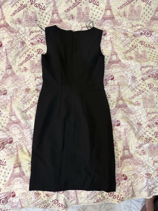 Продавам рокля Dika