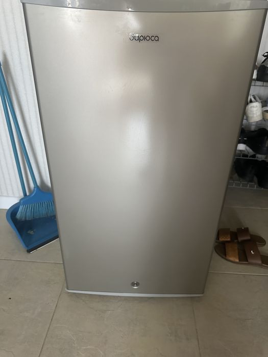 продам холодильник бирюса М90