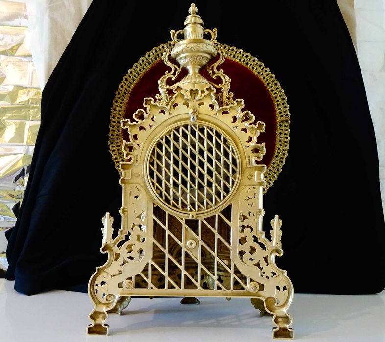 Бронзов каминен часовник 2.7 кг.,ангели,барок.