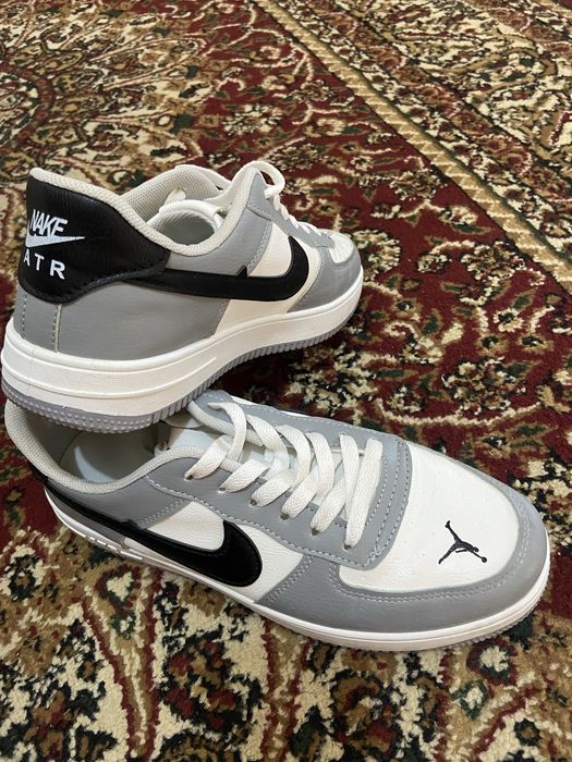 Nike Bir marta kiyilgan Razmer 43