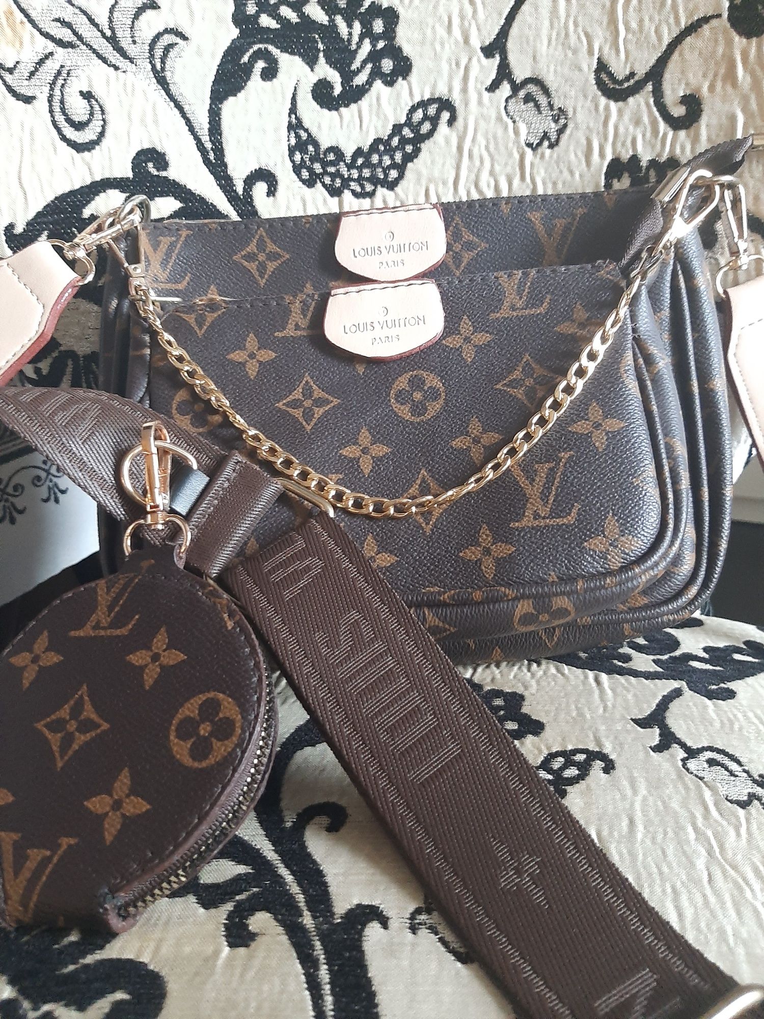 Дамски чанти  Guess Luis Vuitton  Gucci