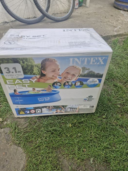 Vand piscina nou nouta nefolosita absolut deloc