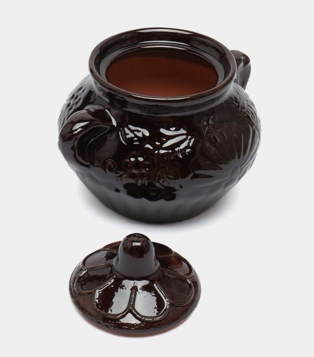 Горшочек для запекания с крышечкой,глиняный,огнеупорный.